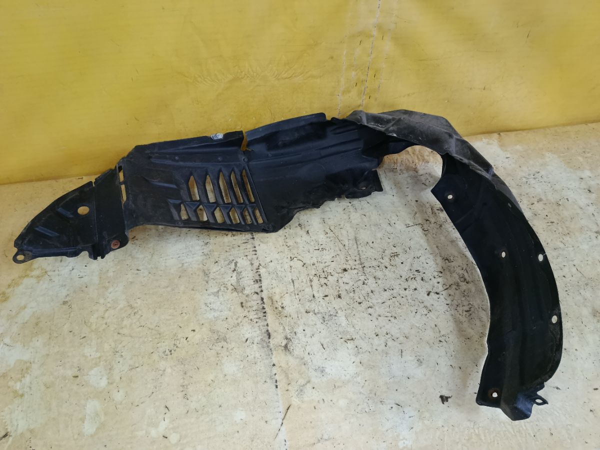 Подкрылок 53876-44050 на Toyota Ipsum ACM26W 2AZ-FE Фото 1