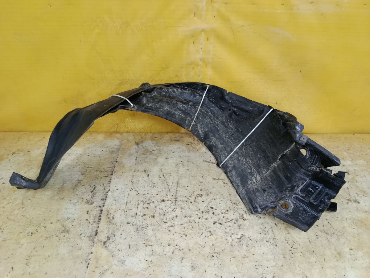 Подкрылок 63842-4M710, 63841-5M310 на Nissan Bluebird Sylphy QNG10 QG18DE Фото 1