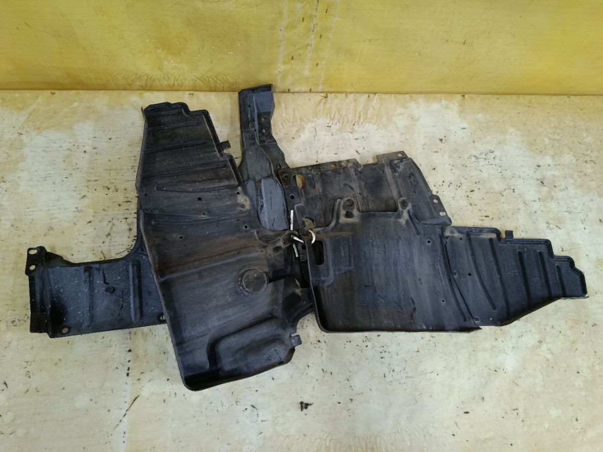 Защита двигателя на Mitsubishi Lancer Cedia CS2A 4G15 Фото 4