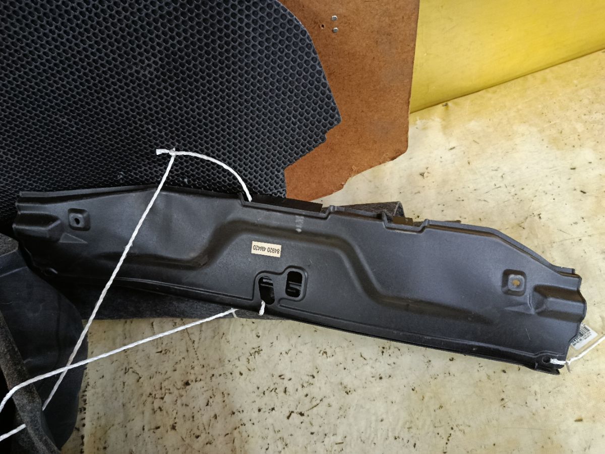 Обшивка багажника 84951-4M420, 84950-4M420, 84920-4M420 на Nissan Sunny FB15 Фото 4