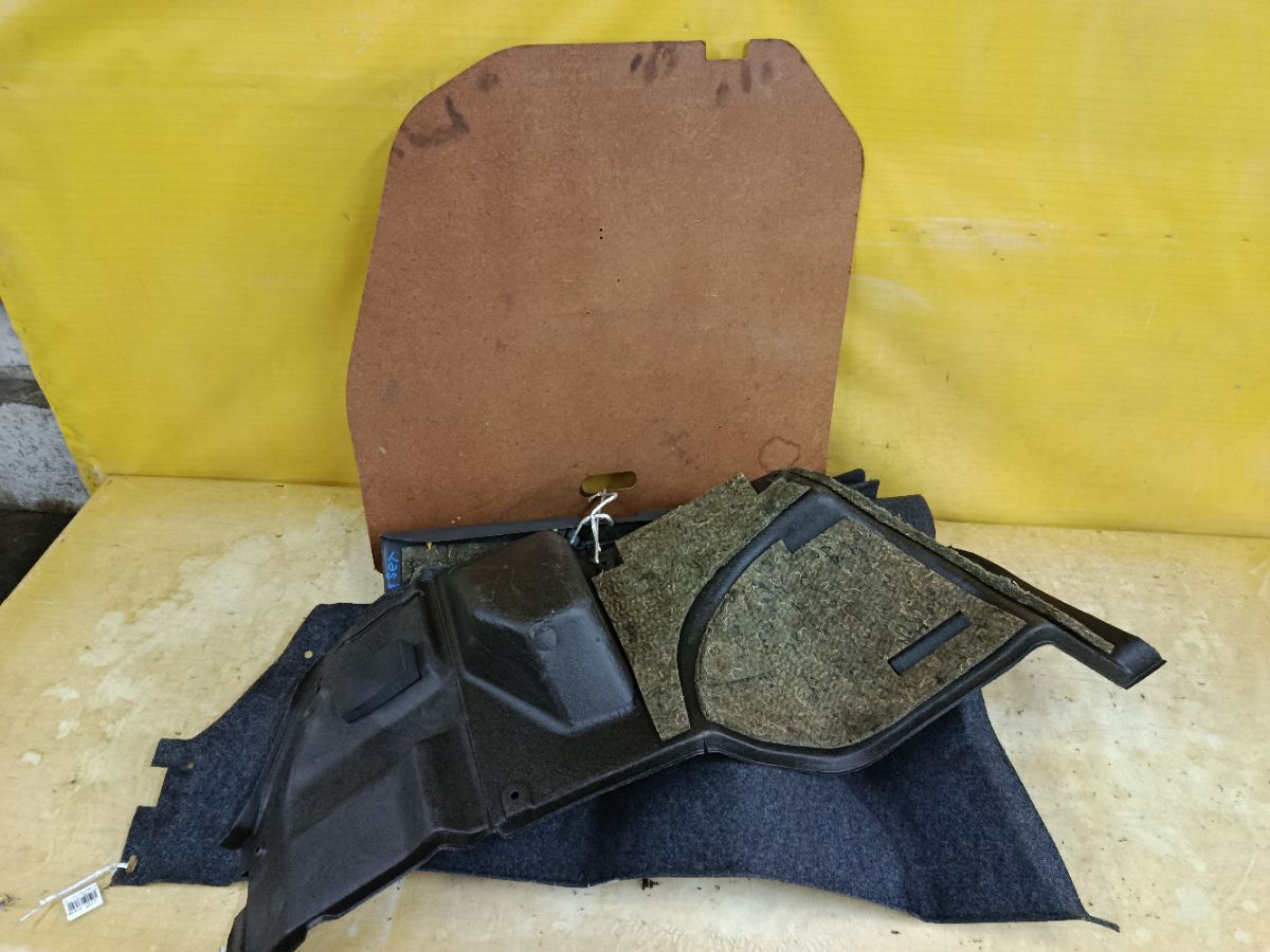 Обшивка багажника на Mitsubishi Lancer Cedia CS2A Фото 3