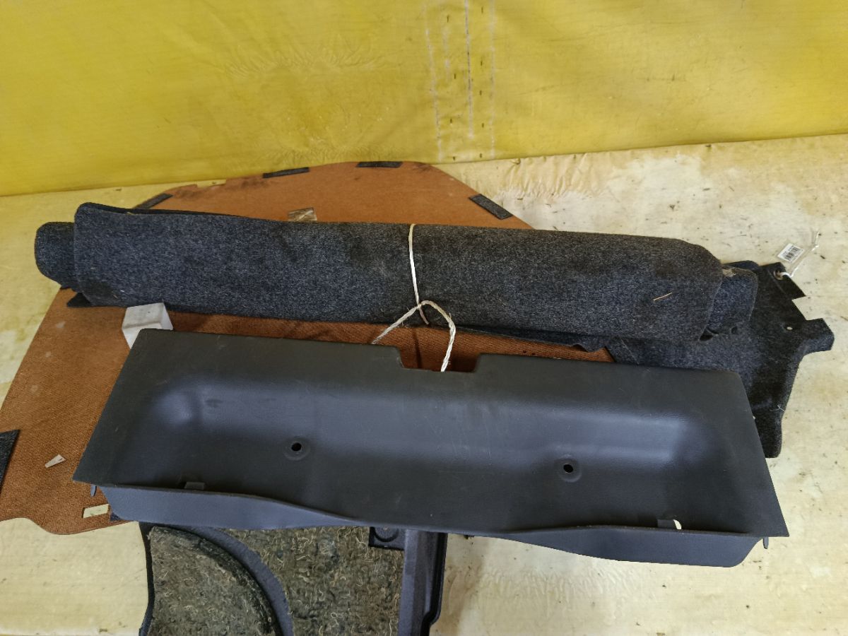 Обшивка багажника на Mitsubishi Lancer Cedia CS2A Фото 5