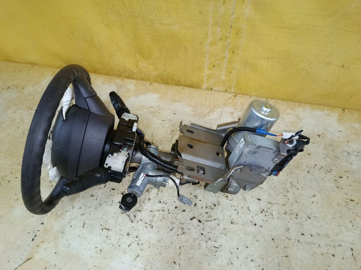 Рулевая колонка на Nissan March AK12 Фото 1
