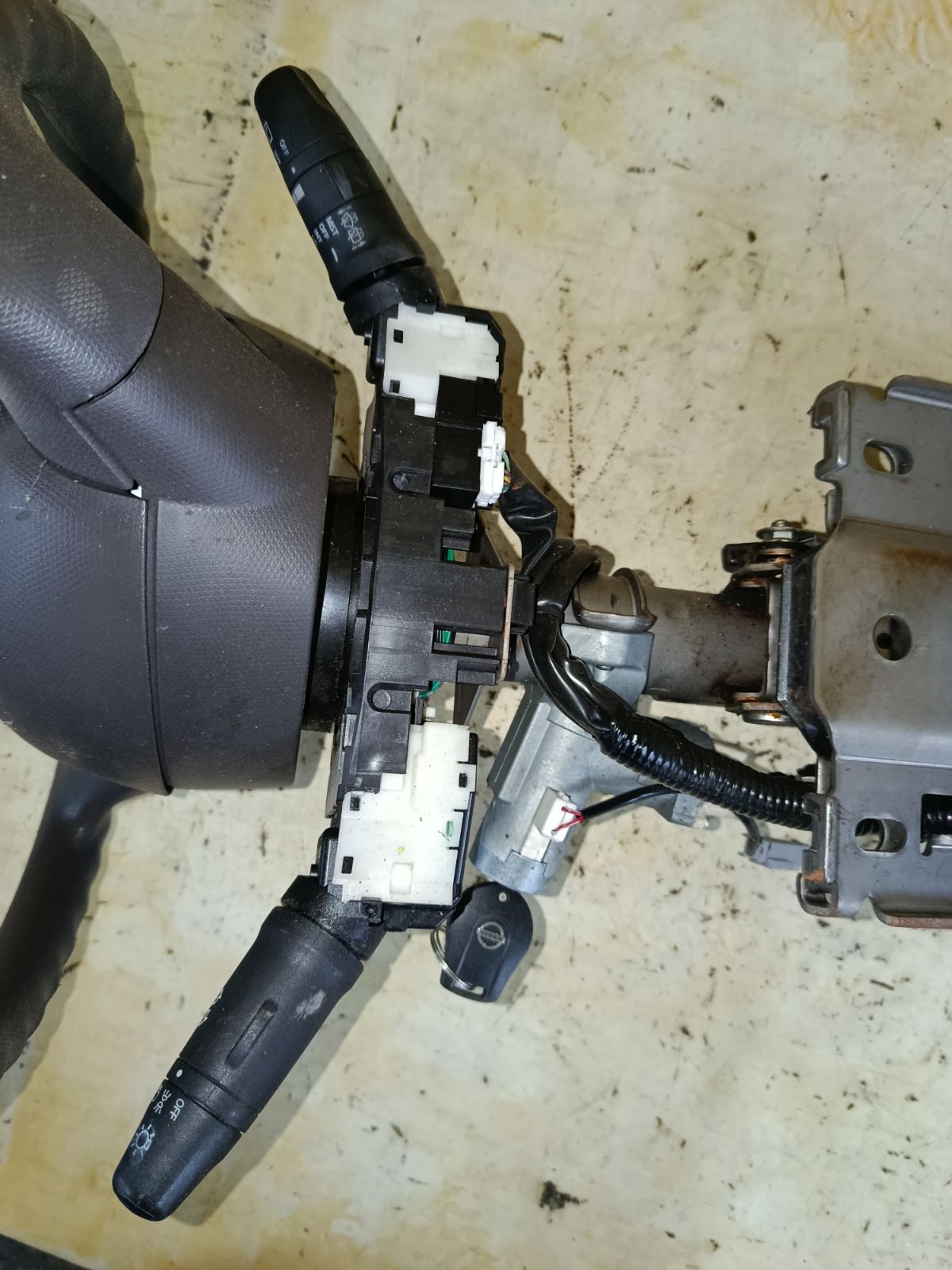 Рулевая колонка на Nissan March AK12 Фото 3