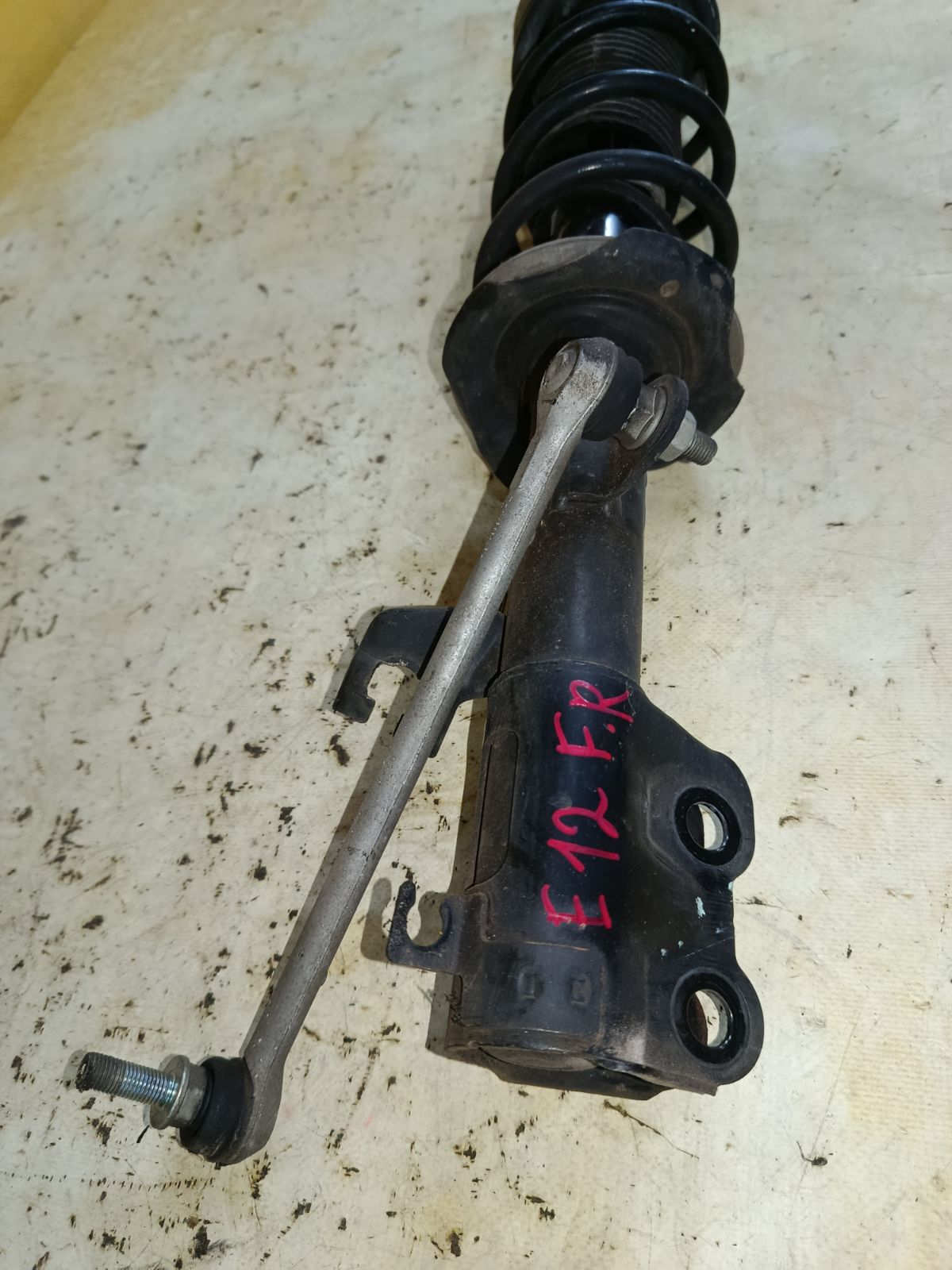 Стойка амортизатора на Nissan Note E12 HR12DDR Фото 4