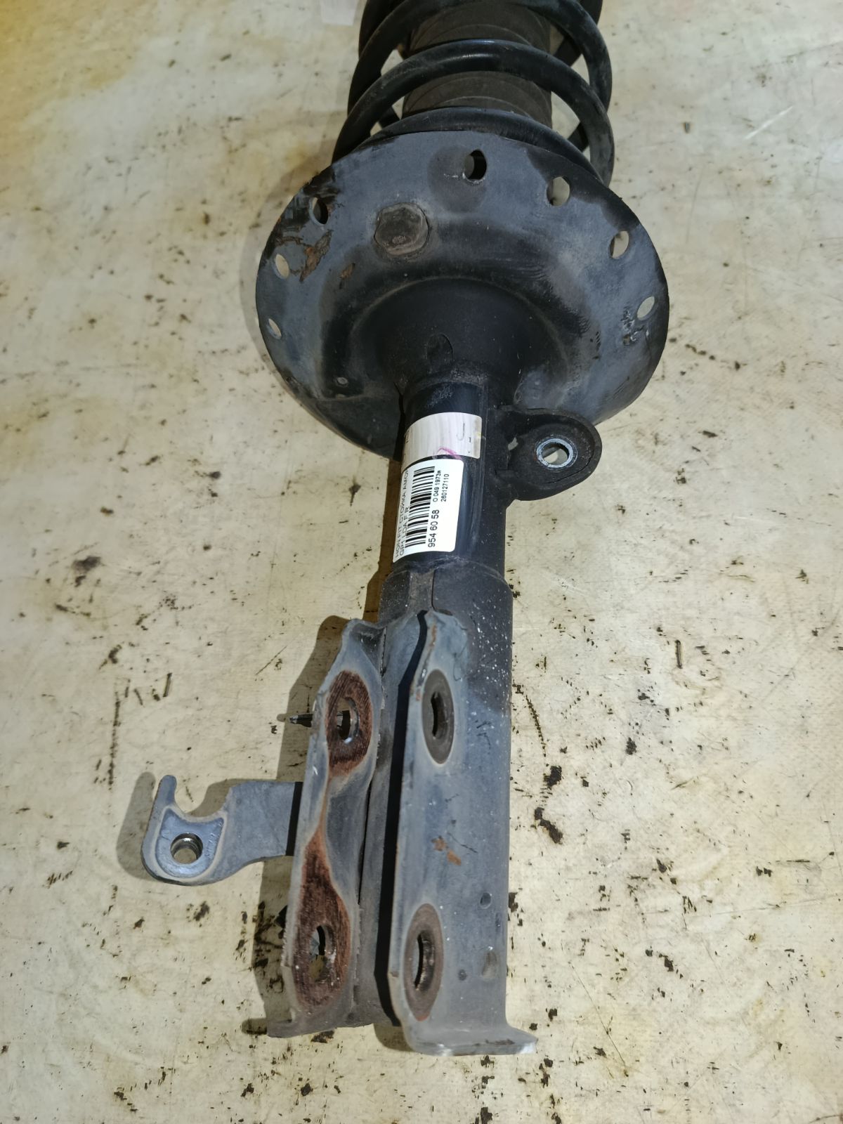 Стойка амортизатора на Honda Fit Hybrid GP1 LDA Фото 4