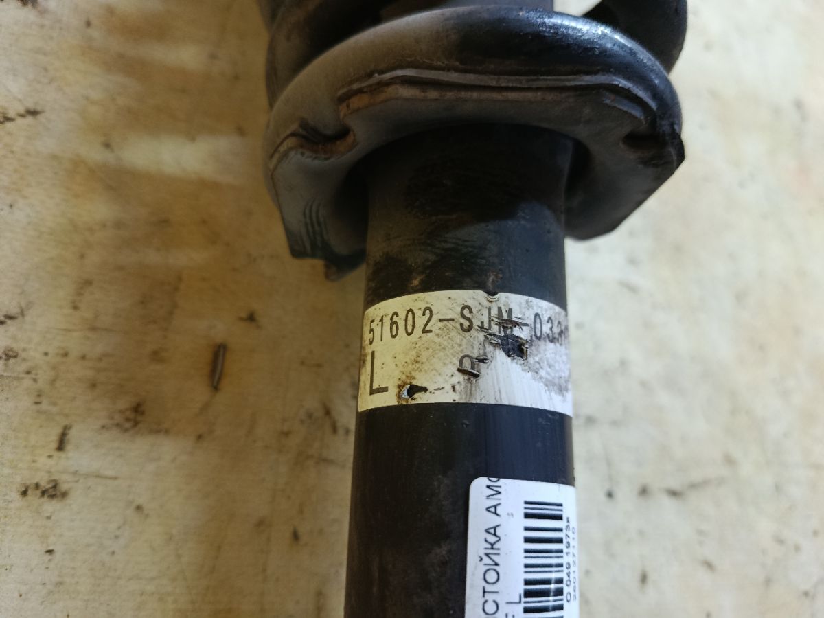 Стойка амортизатора на Honda Elysion RR1 K24A Фото 5