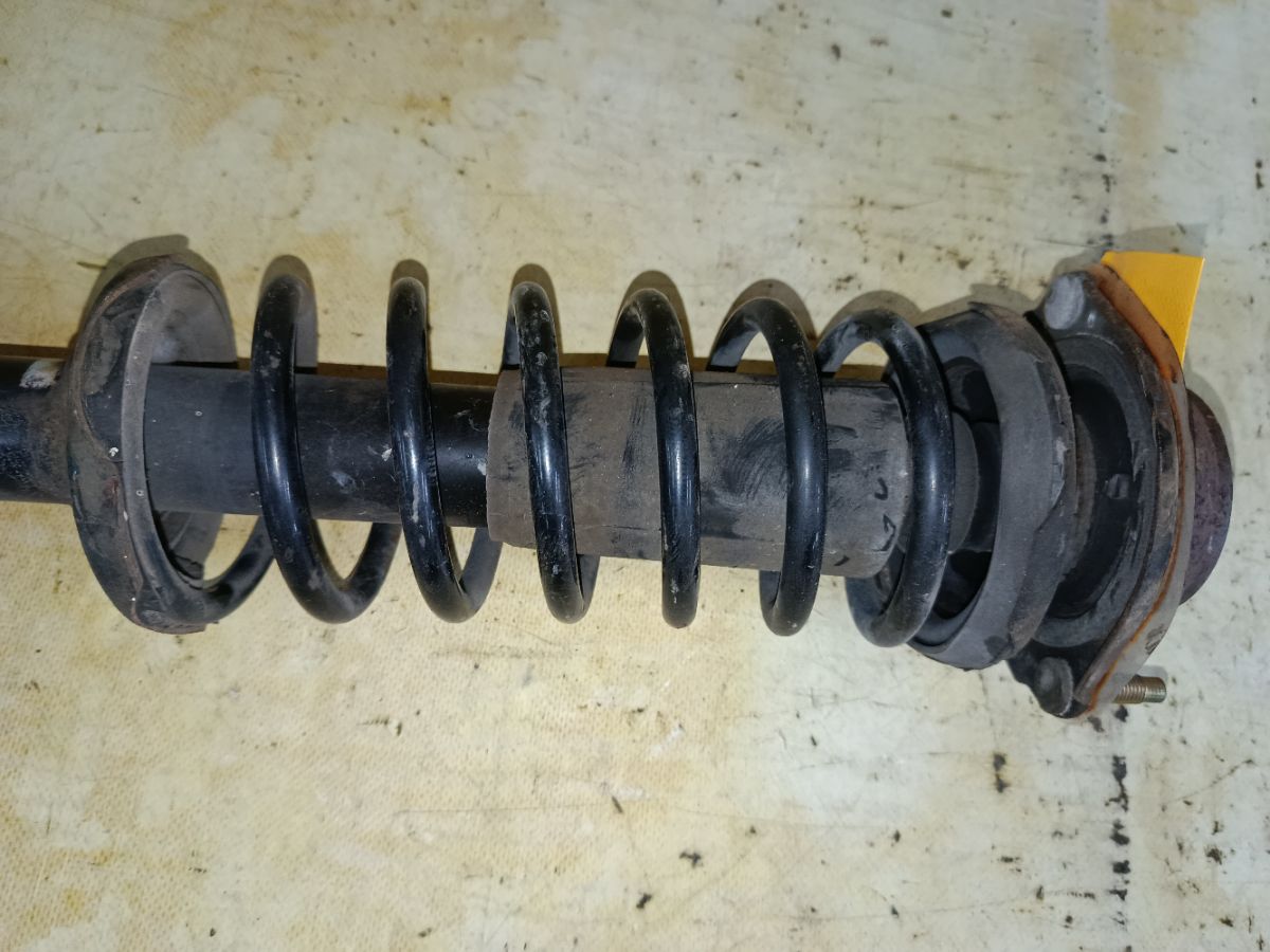 Стойка амортизатора 280 697, 30-B10-A, 333267, CR-049FL-DW, CR8902, DC2034900, DC2037900, DC2234900, DC3534900, DC3734900, SST0045, ST-049FL-DW на Mazda Demio DW3W B3 Фото 3