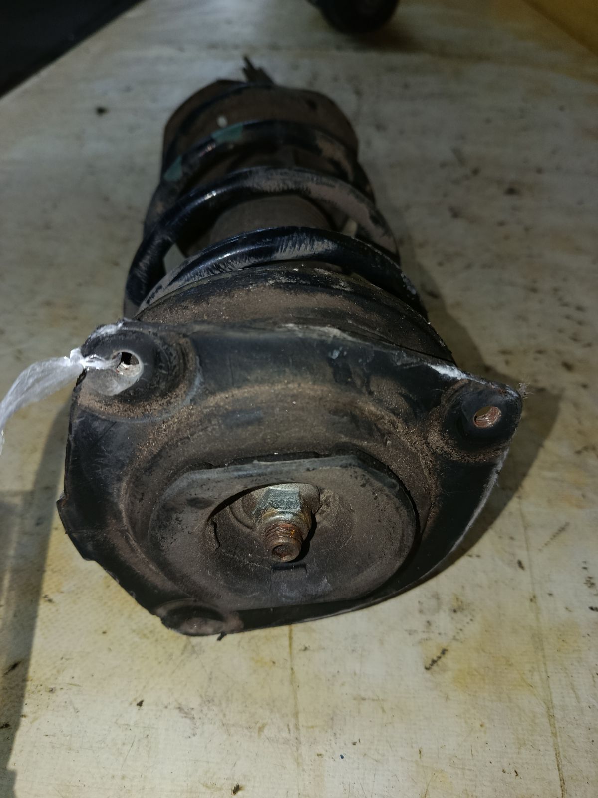 Стойка амортизатора 333391, 54303 ED025, 54303 ED50B, 54303CJ40C, 54303CJ41C, 54303ED001, 54303ED501, 54303ED50A, 54303ED525, 54303EE50B, 54303EE90A, 54303EF80A, 54303EM01A, 54303EM30C, CR-049-2726, CR-049FL-C11, E4303 EC80A, E4303 EE90A, E4303 EL00A, E4303 EM01A, E4303EM30C, SJ-049-2726, SJ-049FL-C11, ST-049-2726 на Nissan Tiida C11 HR15DE Фото 2