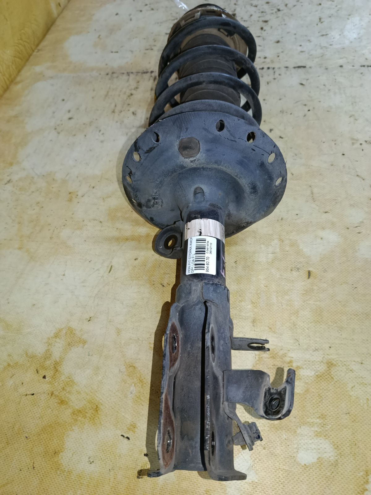 Стойка амортизатора на Honda Fit Hybrid GP1 LDA Фото 4