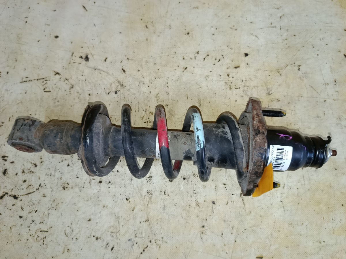 Стойка амортизатора на Honda Stream RN6 R18A Фото 1