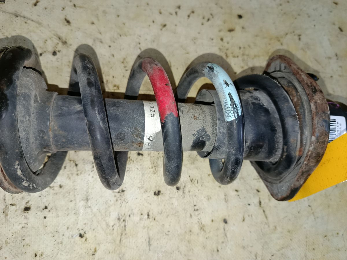 Стойка амортизатора на Honda Stream RN6 R18A Фото 3