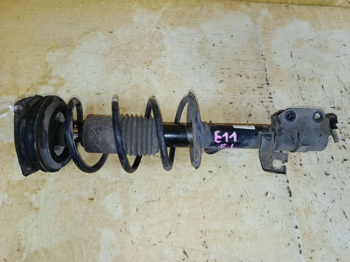 Стойка амортизатора на Nissan Note E11 HR15DE Фото 1