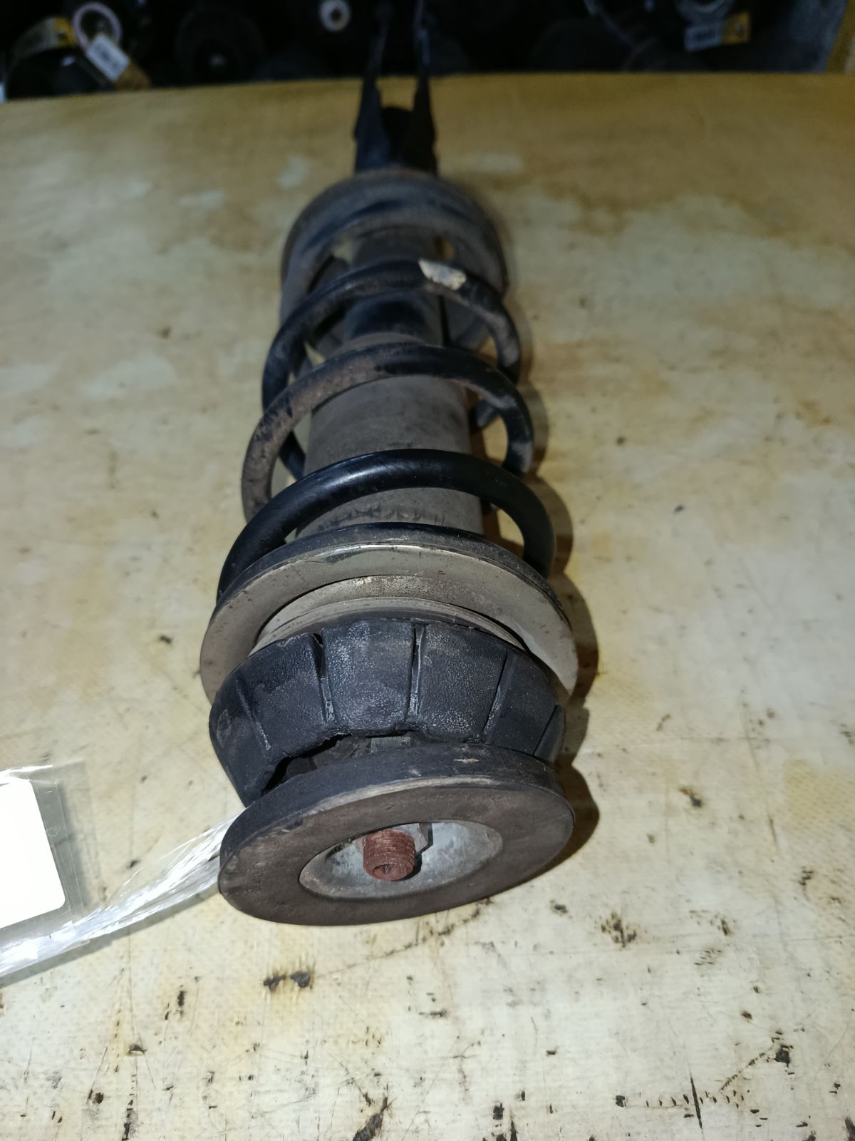 Стойка амортизатора на Suzuki Wagon R MH34S R06A Фото 2