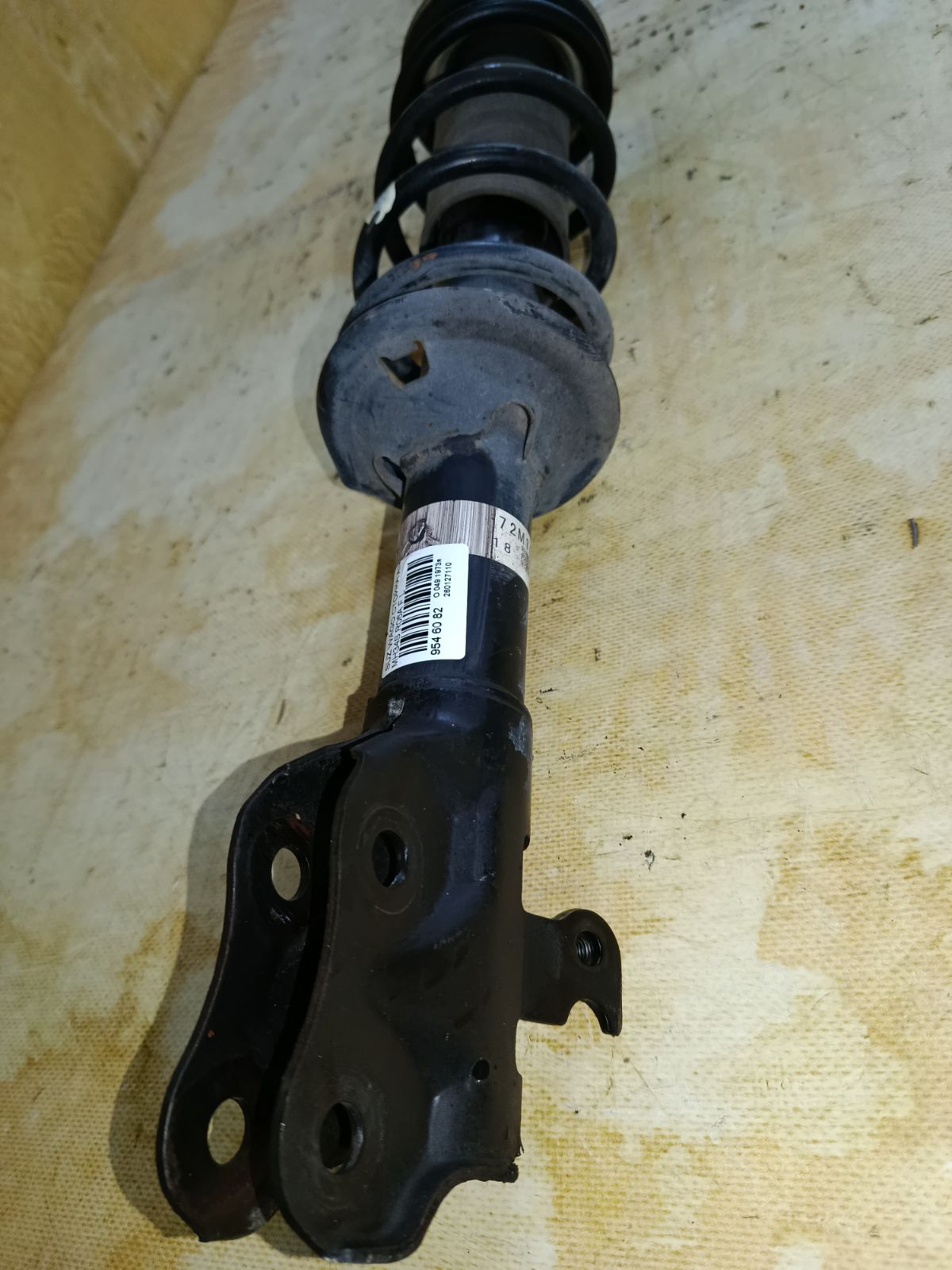 Стойка амортизатора на Suzuki Wagon R MH34S R06A Фото 4