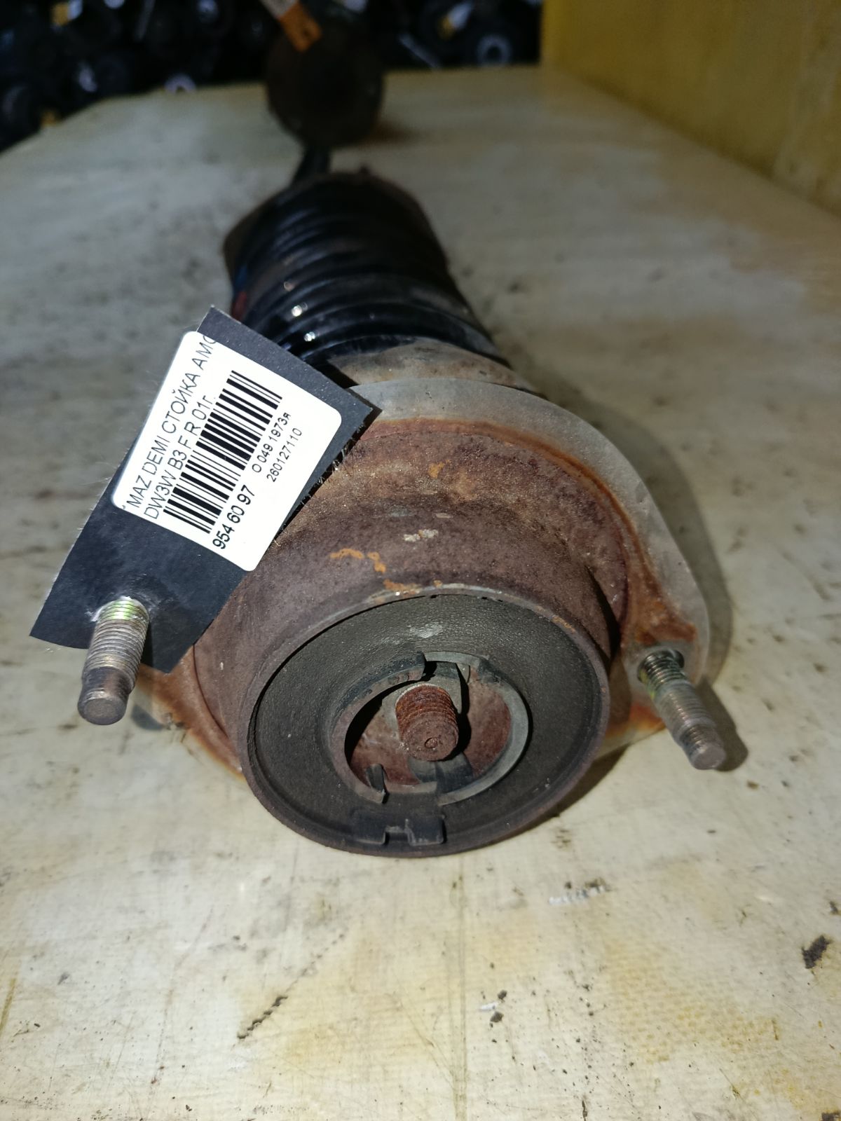 Стойка амортизатора 280 698, 30-B09-A, 333266, CR-049FR-DW, CR8901, DC2034700, DC2234700, DC3534700, DC3734700, SST0044, ST-049FR-DW на Mazda Demio DW3W B3 Фото 2