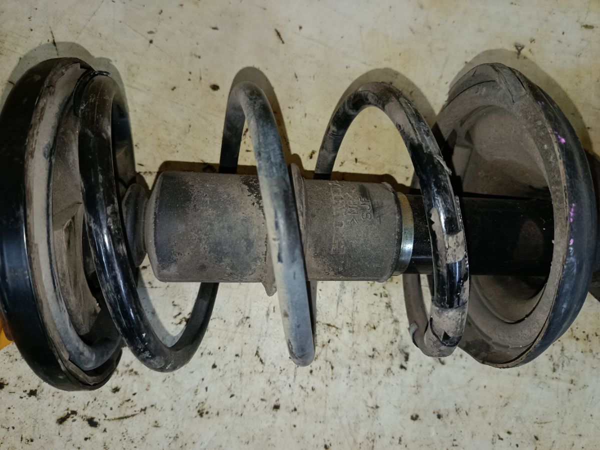 Стойка амортизатора на Honda Edix BE3 K20A Фото 3