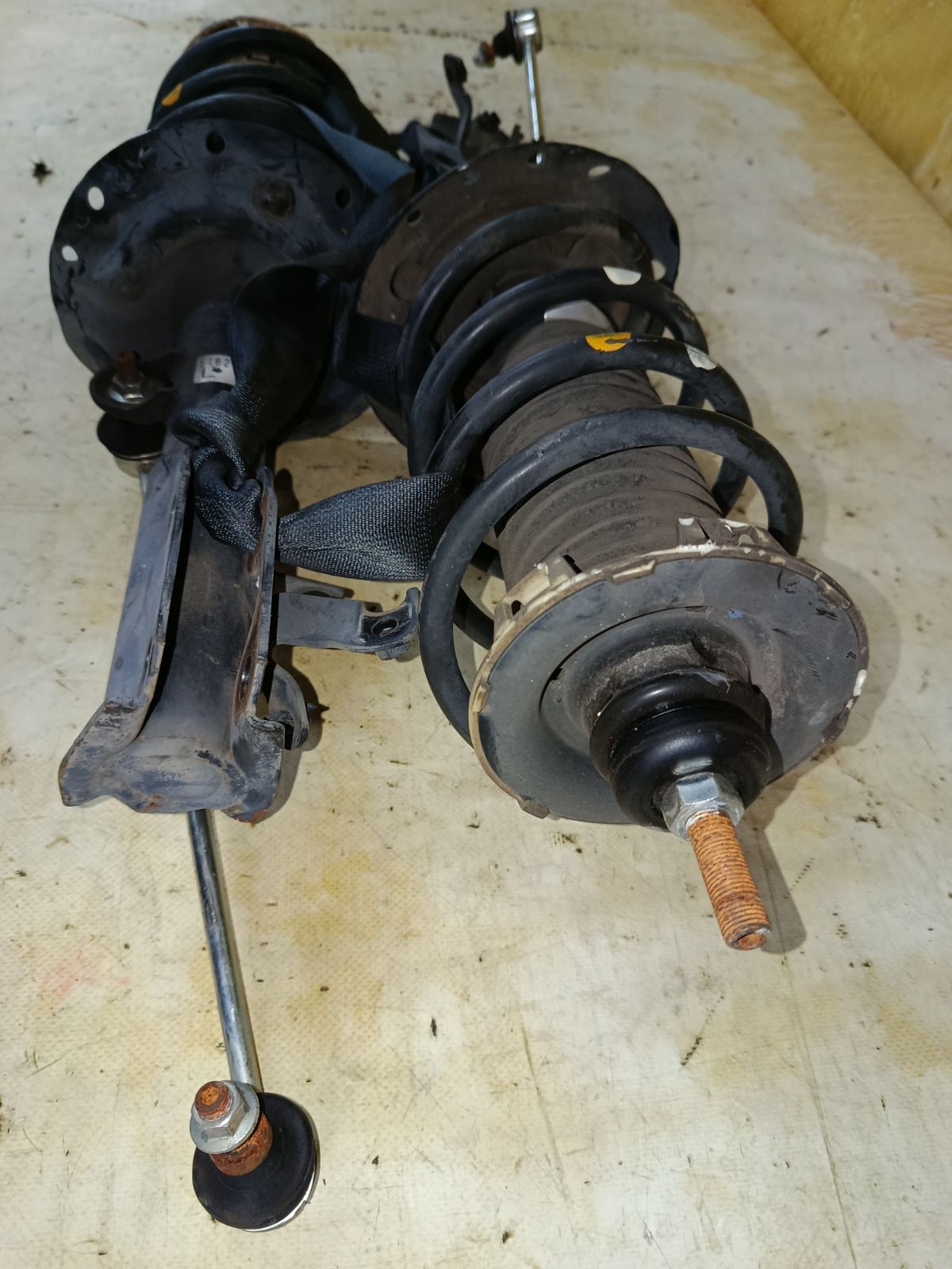 Стойка амортизатора на Honda Fit GE6 L13A Фото 2