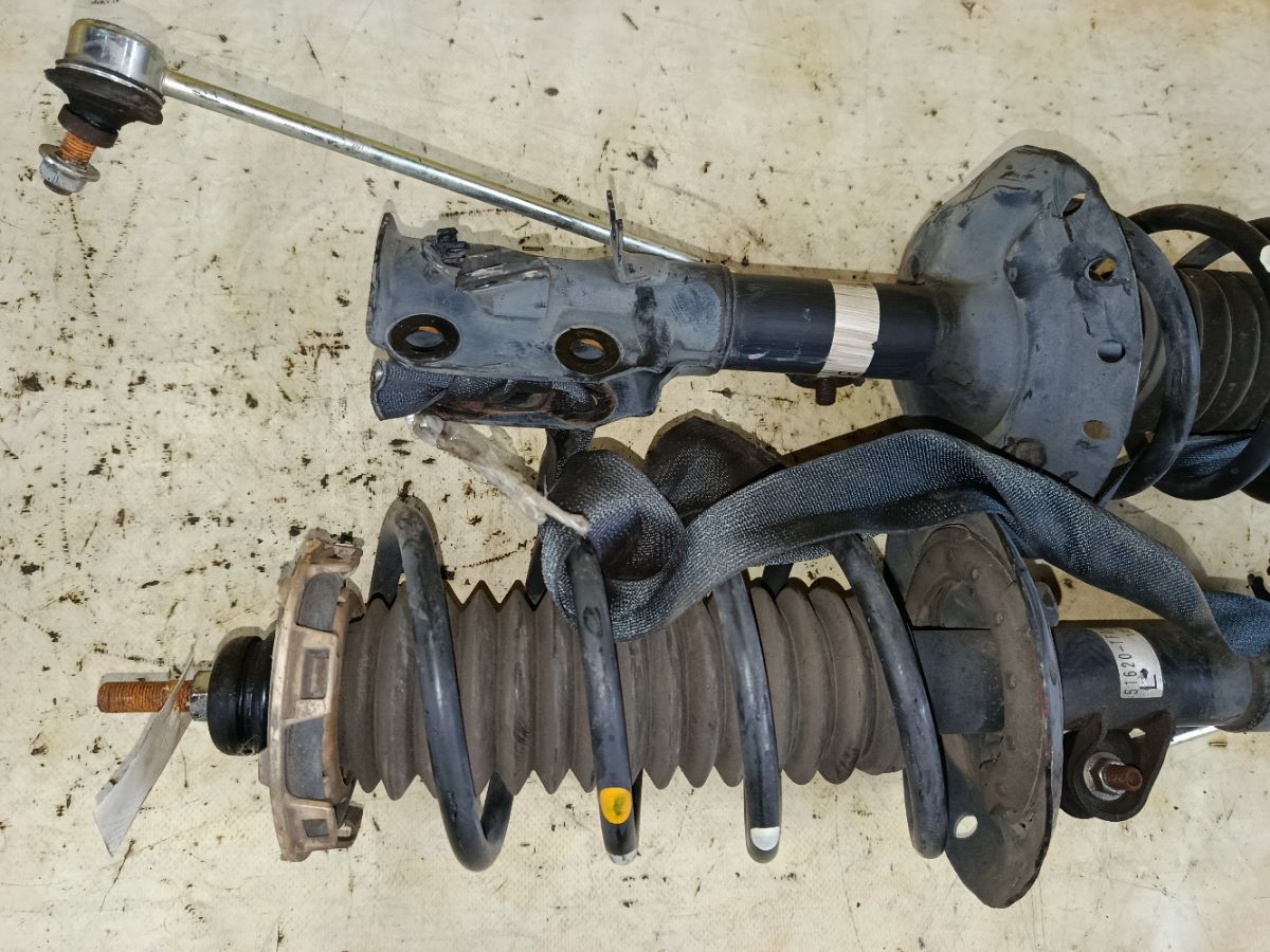 Стойка амортизатора на Honda Fit GE6 L13A Фото 5