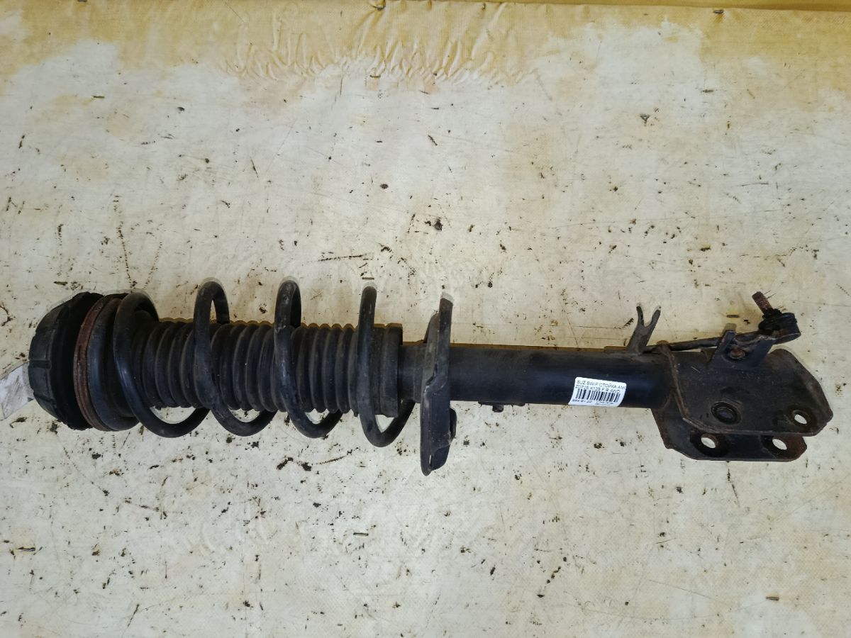 Стойка амортизатора на Suzuki Swift ZD72S K12B Фото 1