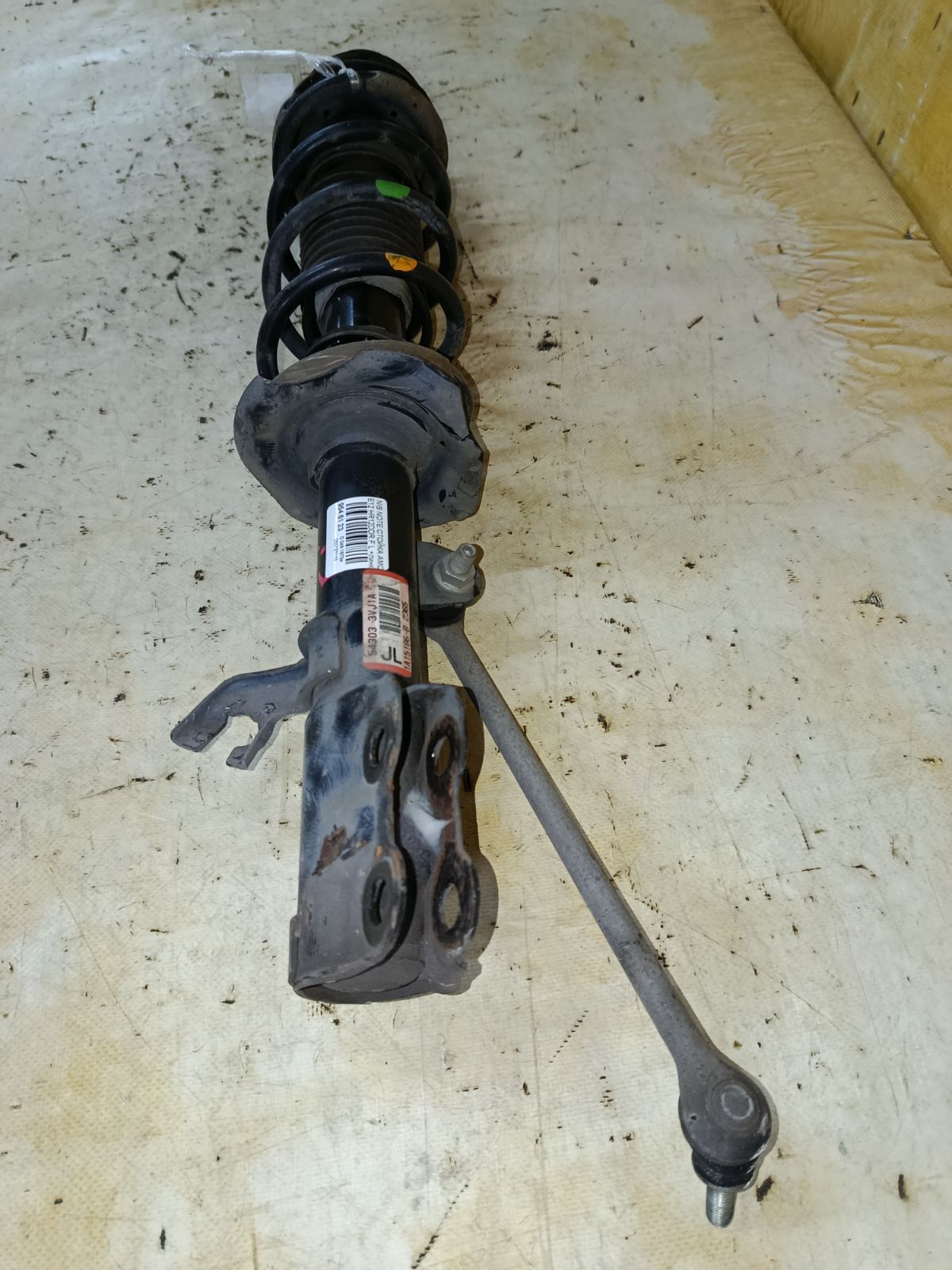 Стойка амортизатора на Nissan Note E12 HR12DDR Фото 4