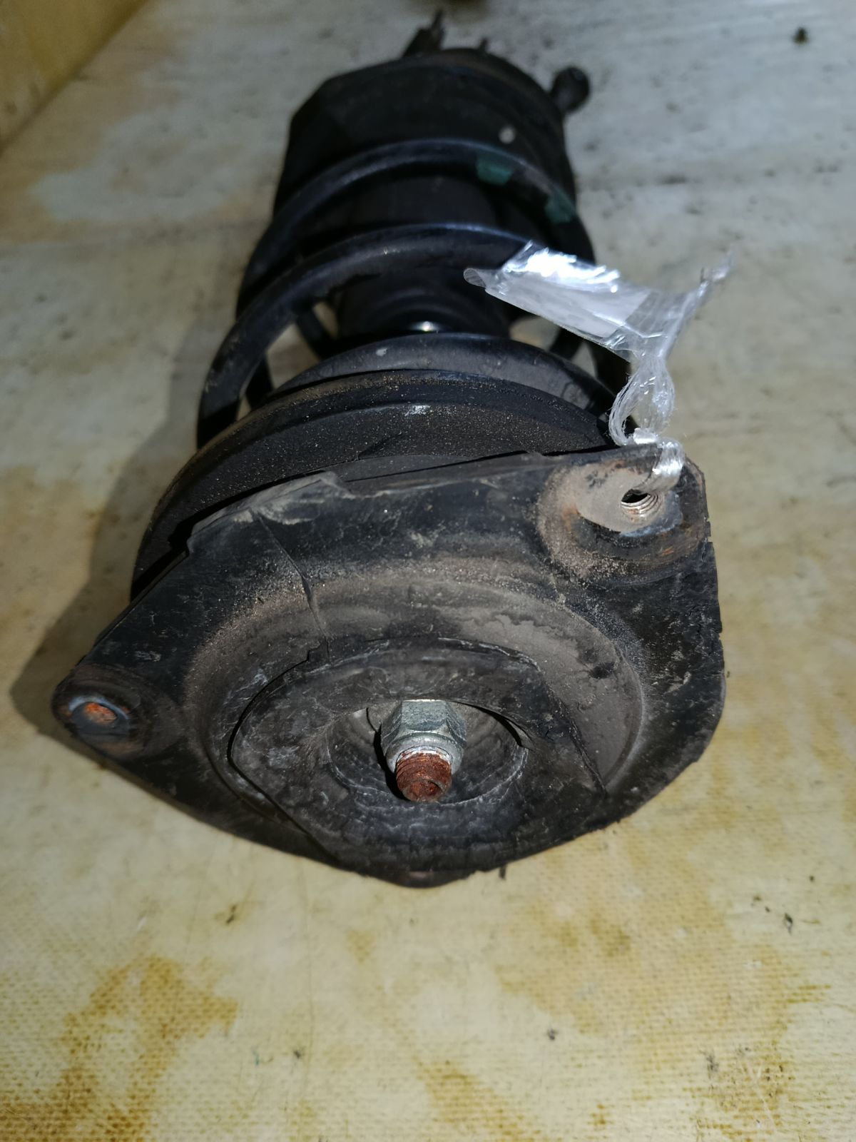 Стойка амортизатора 333390, 54302 ED025, 54302 ED50B, 543021A11B, 54302CJ40C, 54302CJ41C, 54302EC80A, 54302ED001, 54302ED002, 54302ED00A, 54302ED501, 54302ED50A, 54302ED525, 54302EE40A, 54302EE50A, 54302EE50B, 54302EE90A, 54302EF80A, 54302EL00A, 54302EM01A, 54302EM20A, 54302EM30C, 54302EU50A, 54302EU51A, 54302ZN90A, CR-049-3826, CR-049FR-C11, E4302 EC80A, E4302 EE90A, E4302 EL00A, E4302 EM01A, E43021A11B, E4302EC85B, E4302ED00A, E4302EE40A, E4302EM20A, E4302EM30C, E4302EU50A, E4302EU51A, E4302ZN90A, E4302ZV90E, E4C021A11B, E4C02EE90A, E4C02EL00A, E4C02EL00B, E4C02EU51A, SJ-049-3826, SJ-049FR-C11, ST-049-3826 на Nissan Tiida C11 HR15DE Фото 2