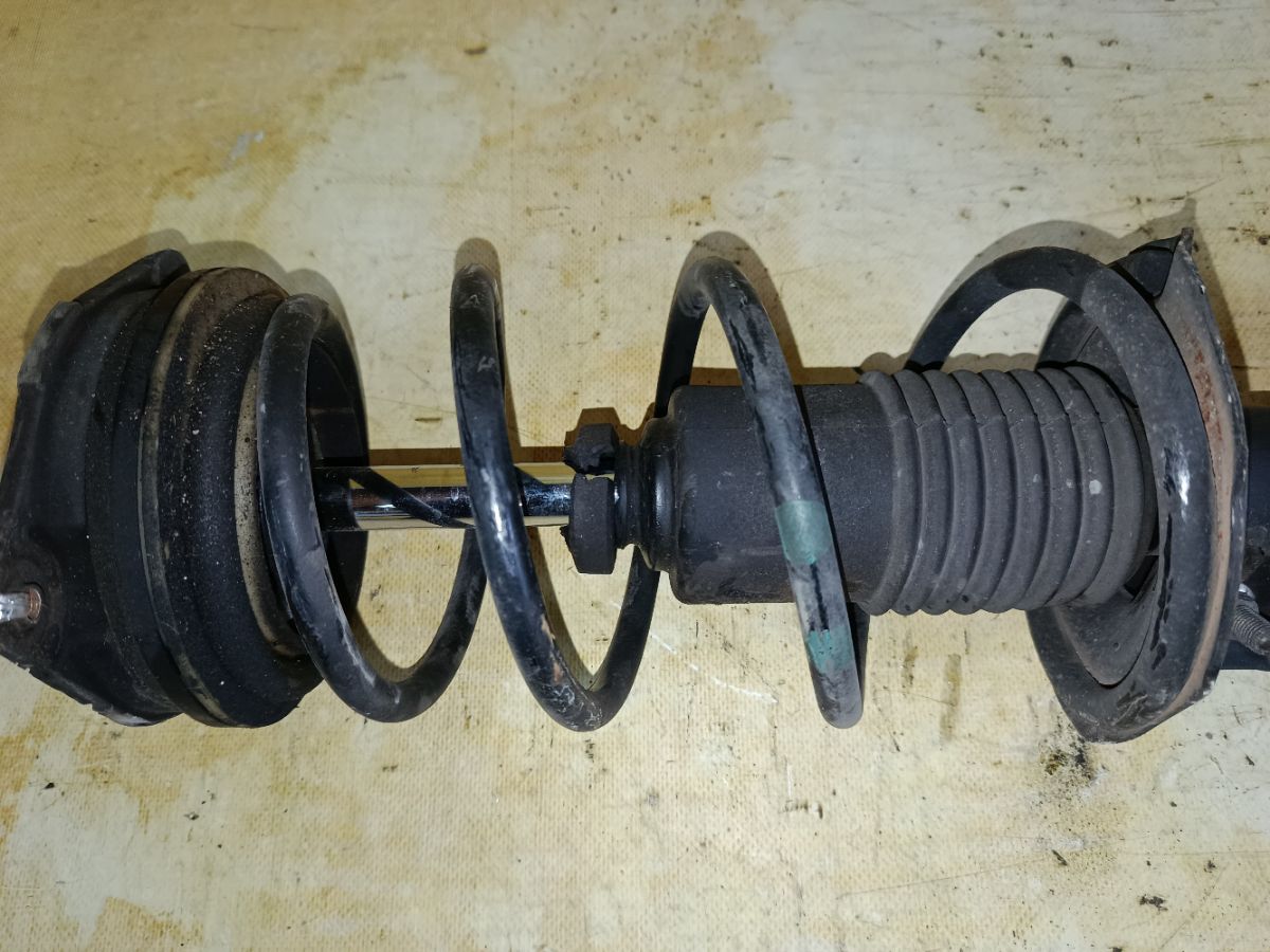 Стойка амортизатора 333390, 54302 ED025, 54302 ED50B, 543021A11B, 54302CJ40C, 54302CJ41C, 54302EC80A, 54302ED001, 54302ED002, 54302ED00A, 54302ED501, 54302ED50A, 54302ED525, 54302EE40A, 54302EE50A, 54302EE50B, 54302EE90A, 54302EF80A, 54302EL00A, 54302EM01A, 54302EM20A, 54302EM30C, 54302EU50A, 54302EU51A, 54302ZN90A, CR-049-3826, CR-049FR-C11, E4302 EC80A, E4302 EE90A, E4302 EL00A, E4302 EM01A, E43021A11B, E4302EC85B, E4302ED00A, E4302EE40A, E4302EM20A, E4302EM30C, E4302EU50A, E4302EU51A, E4302ZN90A, E4302ZV90E, E4C021A11B, E4C02EE90A, E4C02EL00A, E4C02EL00B, E4C02EU51A, SJ-049-3826, SJ-049FR-C11, ST-049-3826 на Nissan Tiida C11 HR15DE Фото 3