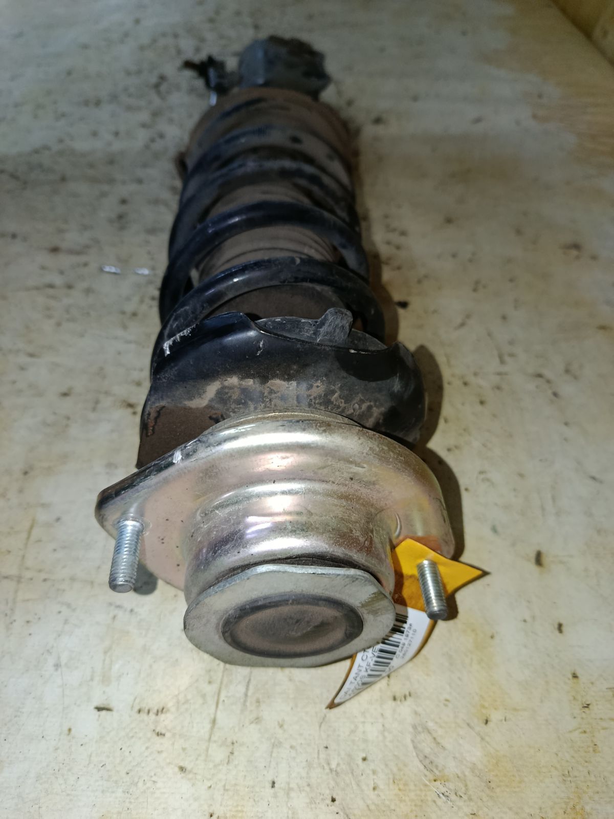 Стойка амортизатора на Daihatsu Tanto LA600S KF-VE Фото 2