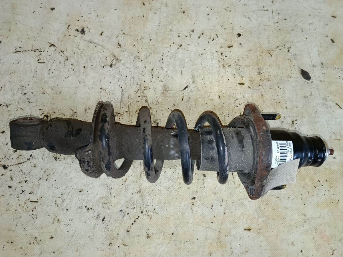 Стойка амортизатора на Honda Stream RN6 R18A Фото 1