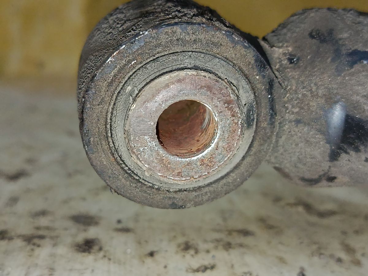 Стойка амортизатора на Honda Stream RN6 R18A Фото 5