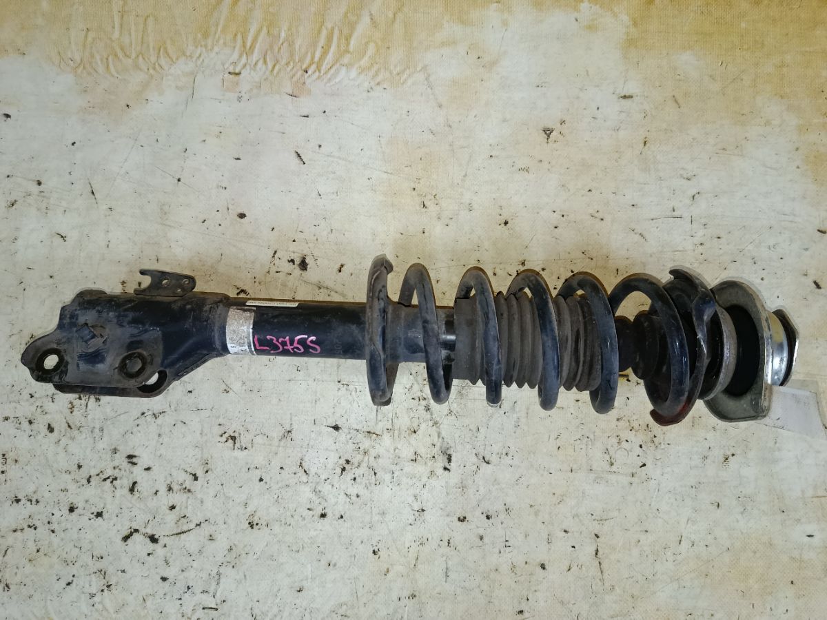 Стойка амортизатора на Daihatsu Tanto L375S KF Фото 1