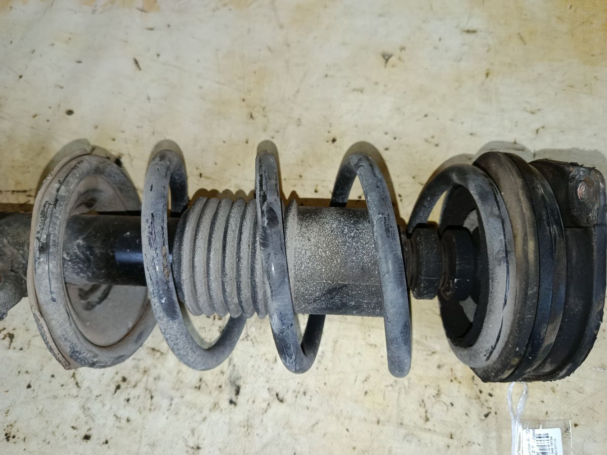 Стойка амортизатора на Nissan Ad Expert VY12 HR15DE Фото 3