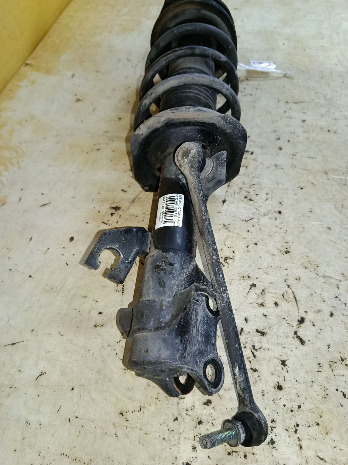 Стойка амортизатора на Nissan Ad Expert VY12 HR15DE Фото 4