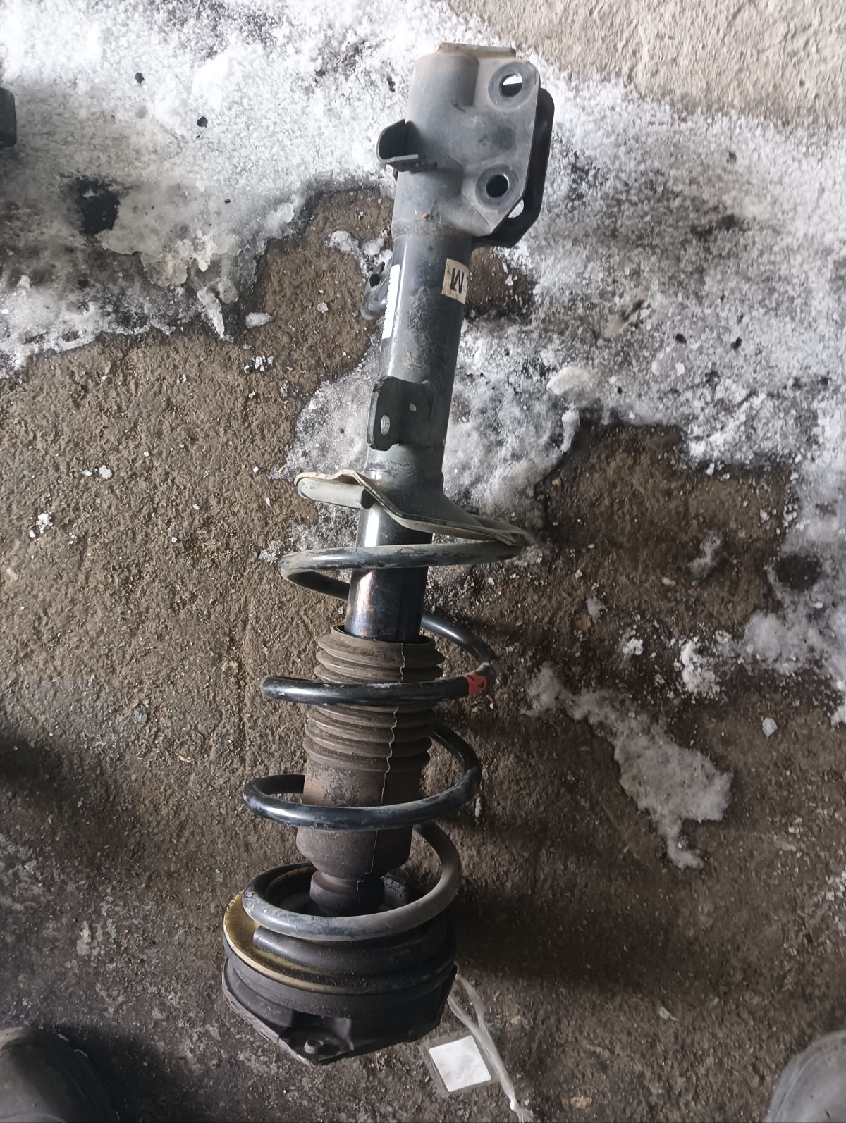 Стойка амортизатора 315 647, 333397, 54303AX002, 54303AX010, 54303AX025, 54303AX026, 54303AZ100, 54303AZ125, CR-049FL-K12, CR8830, SST0042, ST-049FL-K12 на Nissan March AK12 CR12DE Фото 5