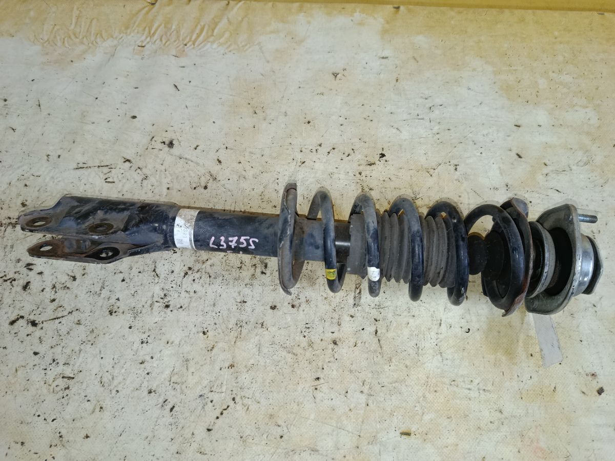 Стойка амортизатора на Daihatsu Tanto L375S KF Фото 1