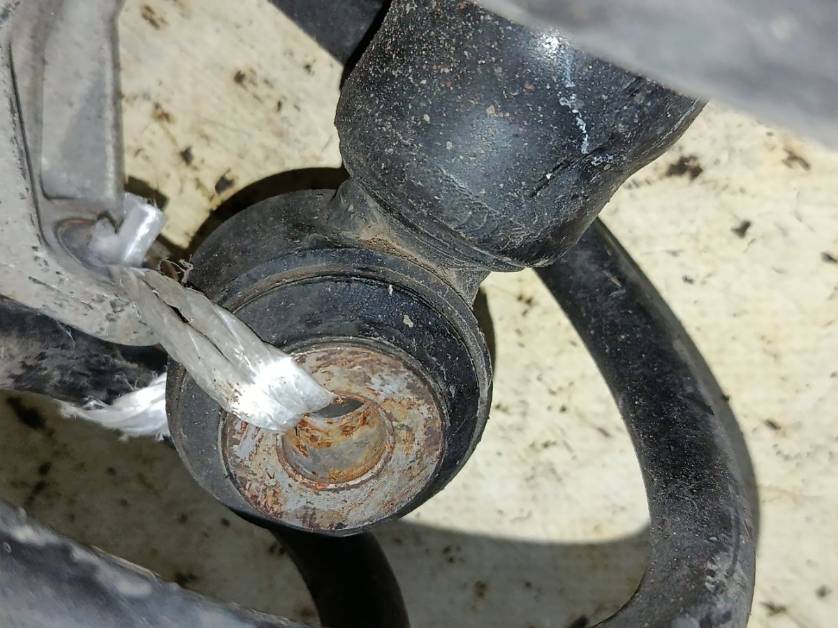 Амортизатор на Mazda Cx-5 KE2AW Фото 3