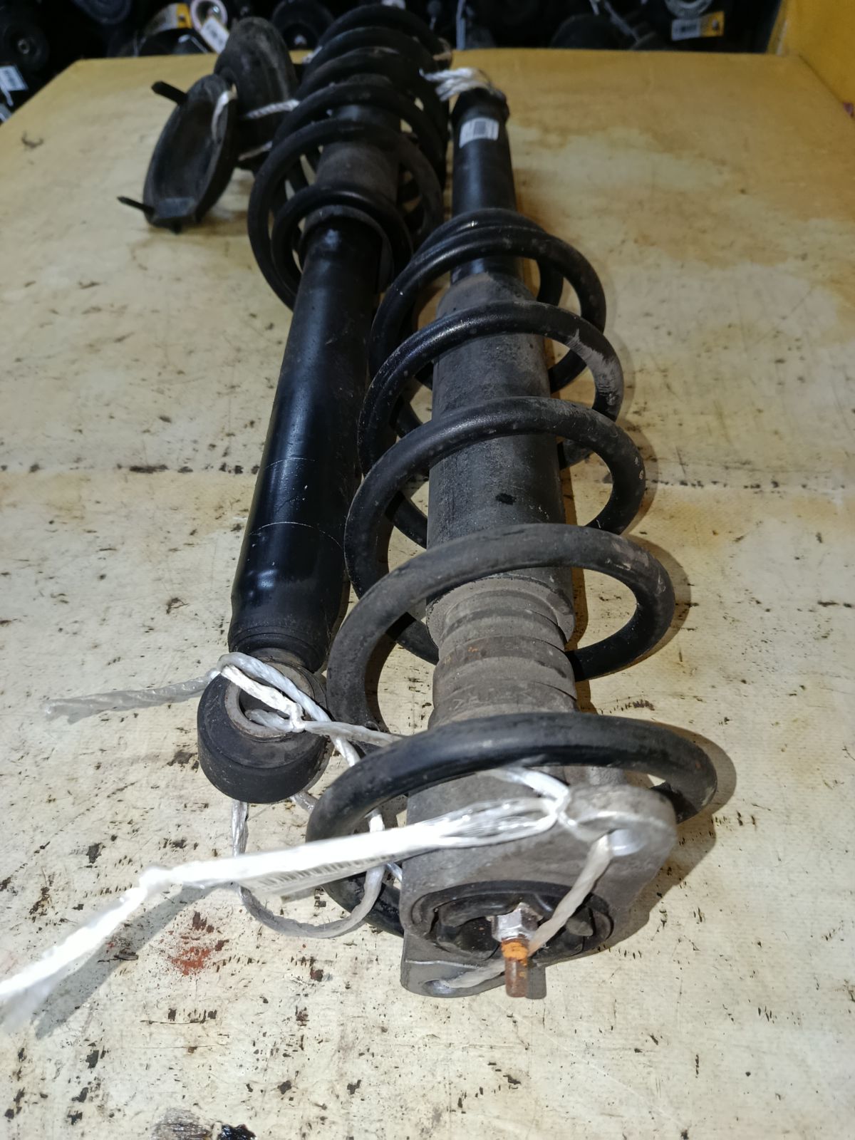 Амортизатор на Mazda Cx-5 KE2FW Фото 2