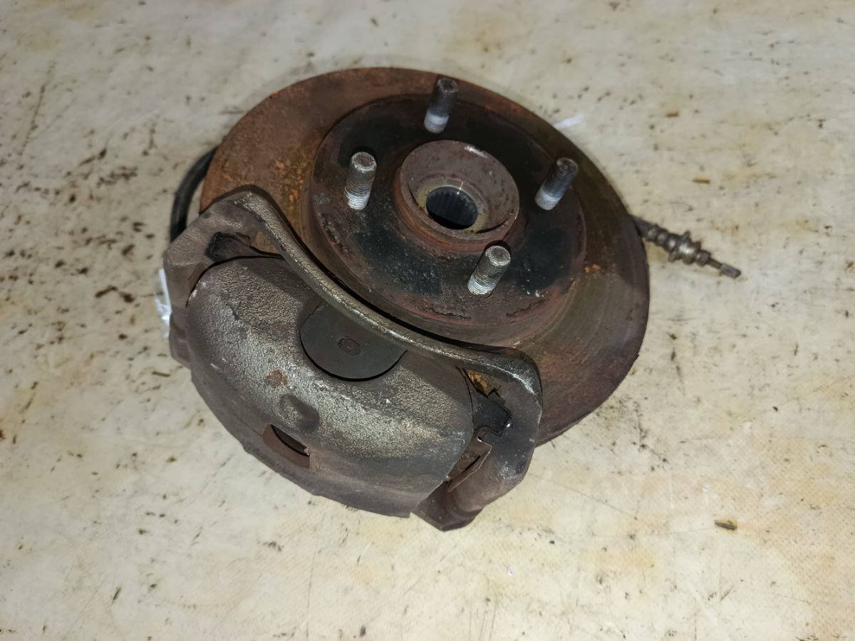 Ступица на Nissan Note E11 HR15DE Фото 2