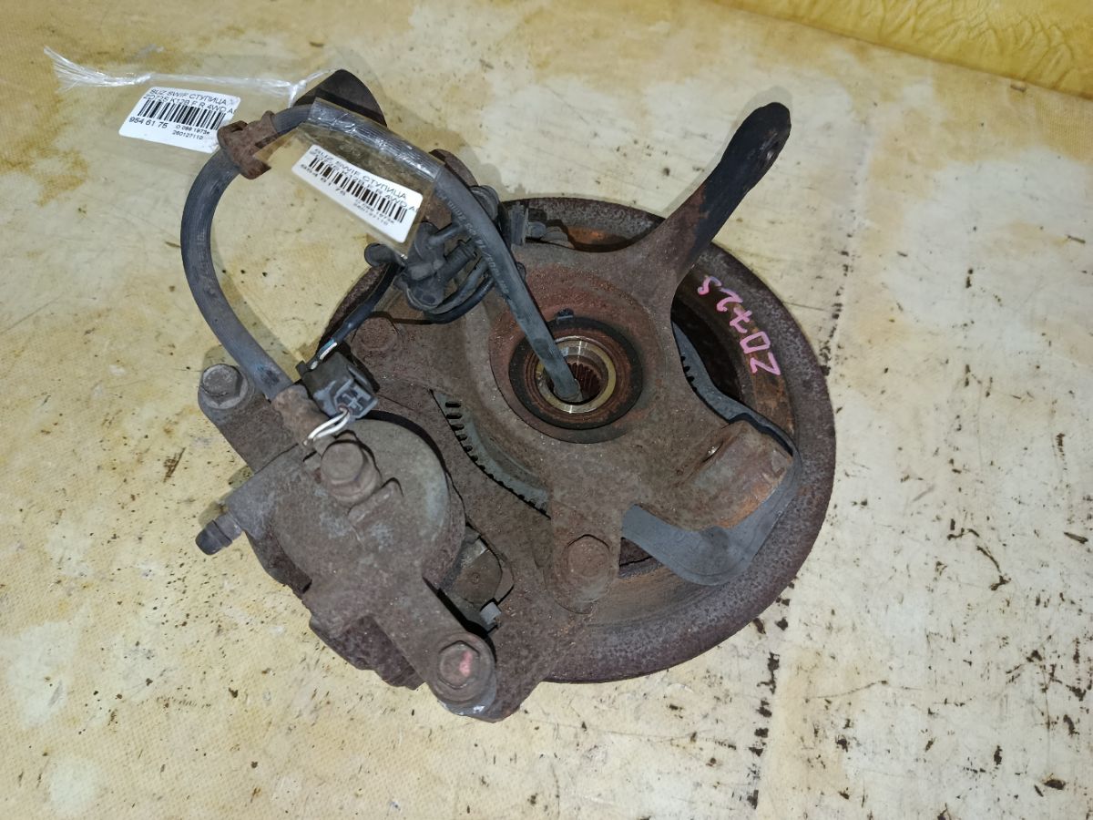 Ступица на Suzuki Swift ZD72S K12B Фото 1