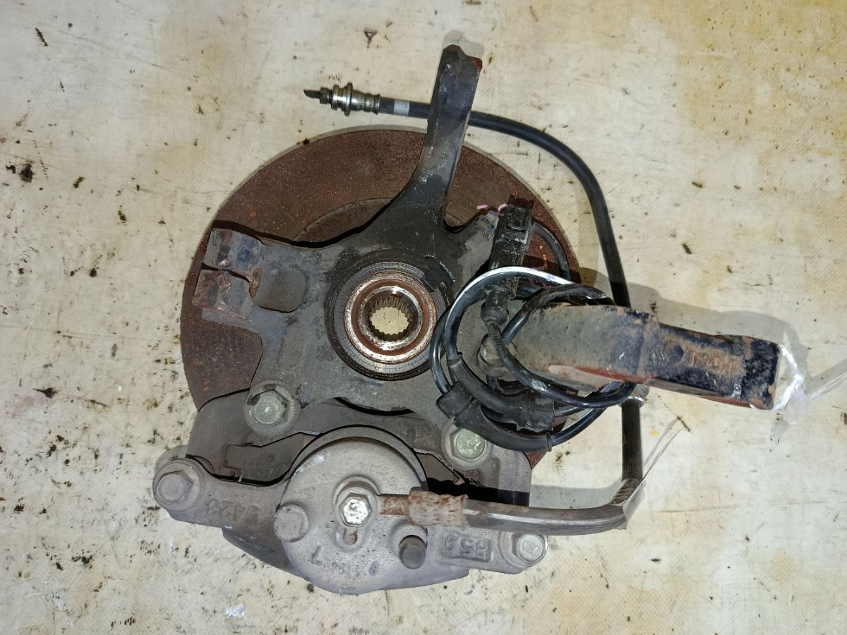 Ступица на Nissan Note E11 HR15DE Фото 1