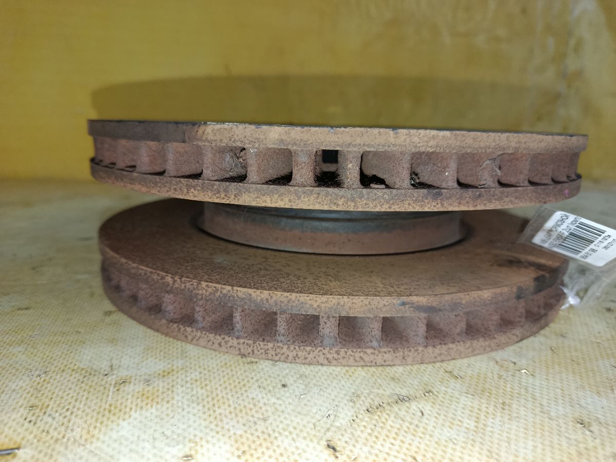 Тормозной диск на Nissan Leaf AZE0 EM57 Фото 2