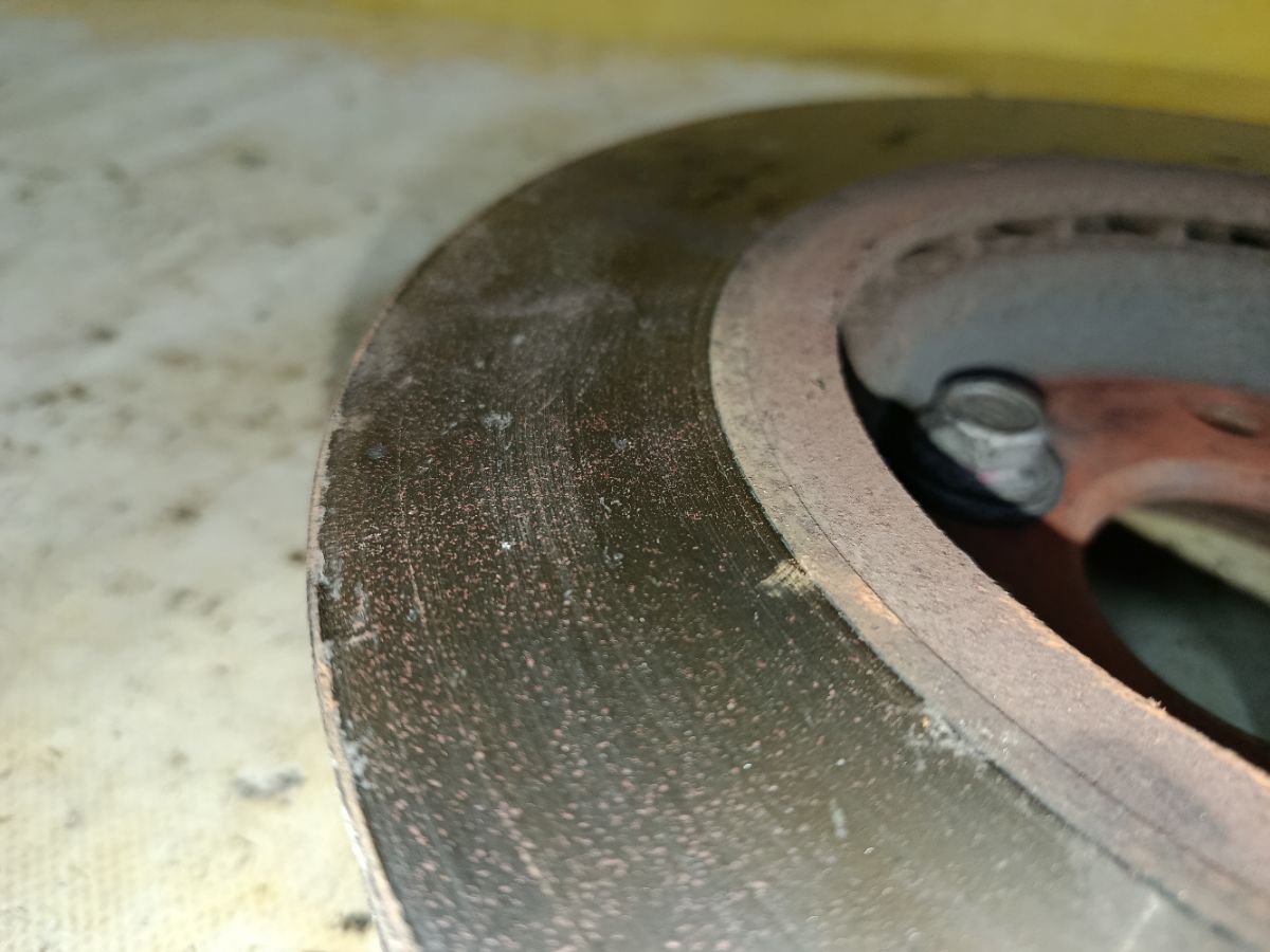 Тормозной диск на Nissan Leaf AZE0 EM57 Фото 3