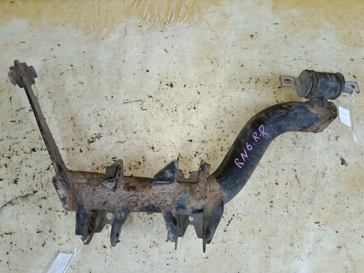 Рычаг на Honda Stream RN6 R18A Фото 1