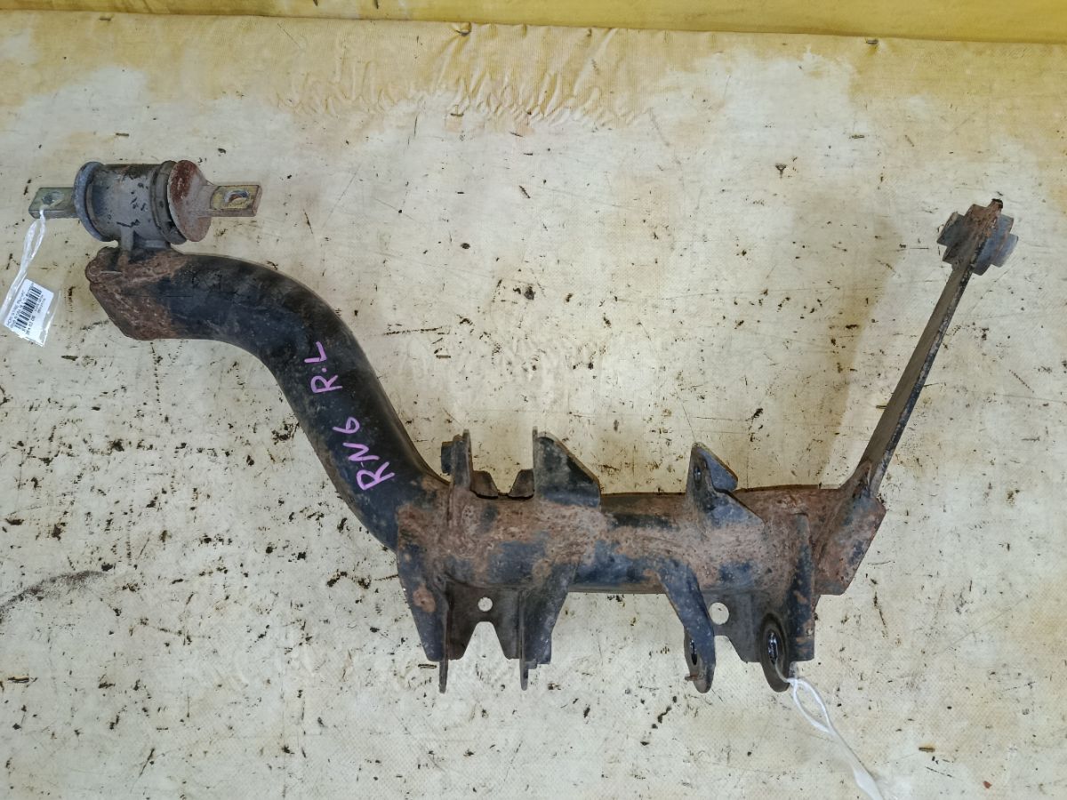 Рычаг на Honda Stream RN6 R18A Фото 1