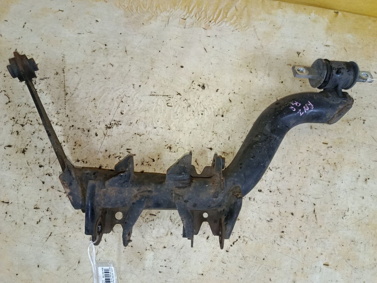 Рычаг на Honda Stream RN7 R18A Фото 1