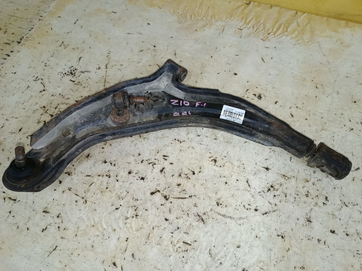 Рычаг на Nissan Cube Z10 CG13DE Фото 1
