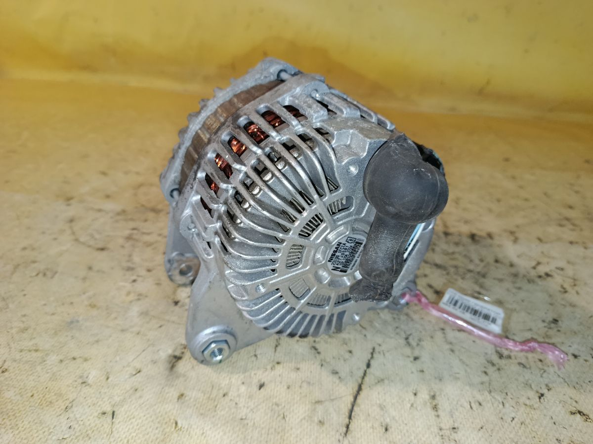 Генератор 23100-1FC1A на Nissan Serena C26 MR20DD Фото 3