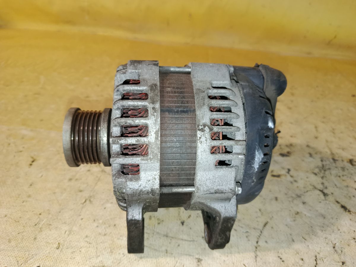 Генератор 23100-EN00B на Nissan Serena CC25 MR20DE Фото 2