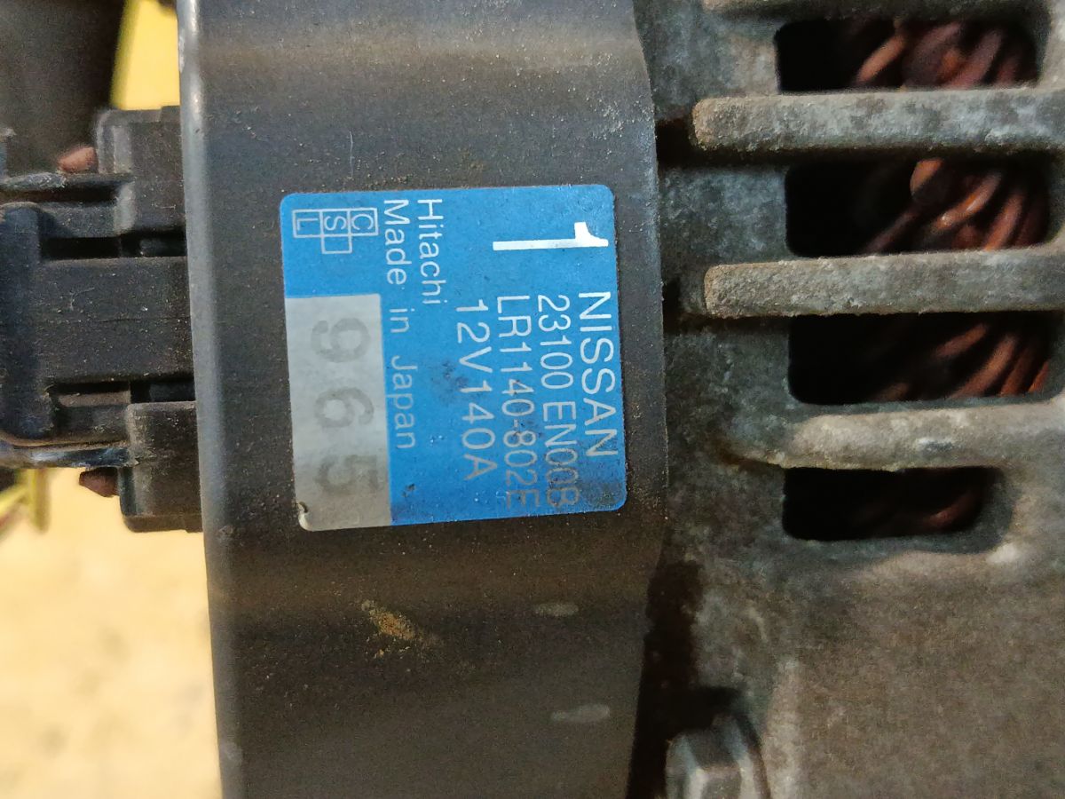 Генератор 23100-EN00B на Nissan Serena CC25 MR20DE Фото 4