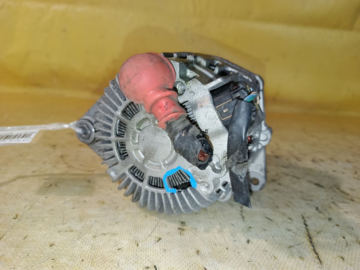 Генератор 23100-3HD1A на Nissan Note E12 HR12DDR Фото 4